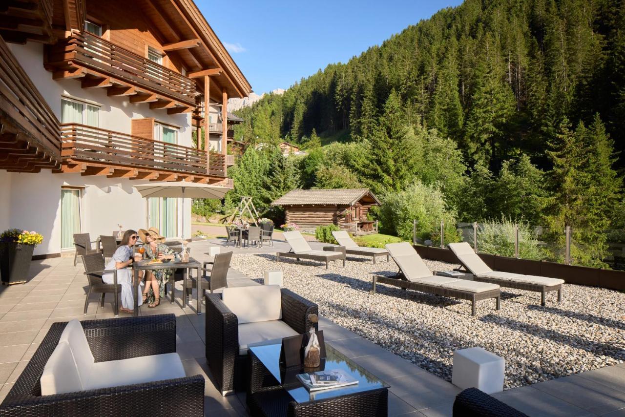 Hotel Comploj Wolkenstein in Gröden Exterior foto