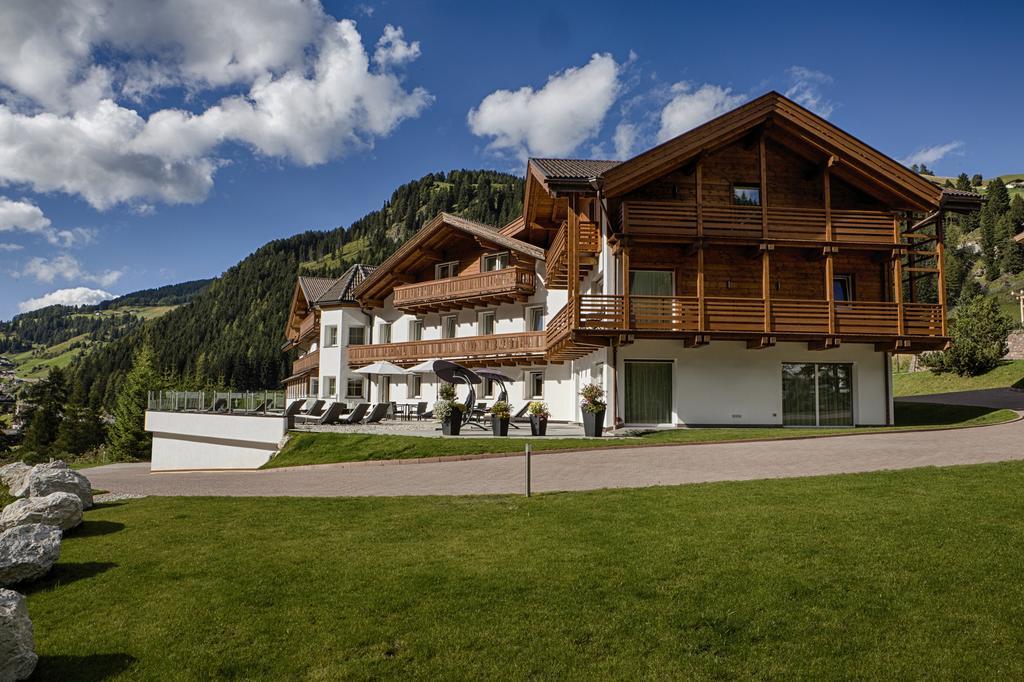 Hotel Comploj Wolkenstein in Gröden Exterior foto